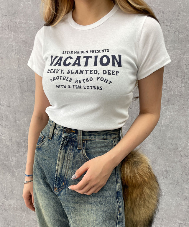 VACATIONピチT【一部店舗限定】/ホワイト 　モデル:154cm F着用