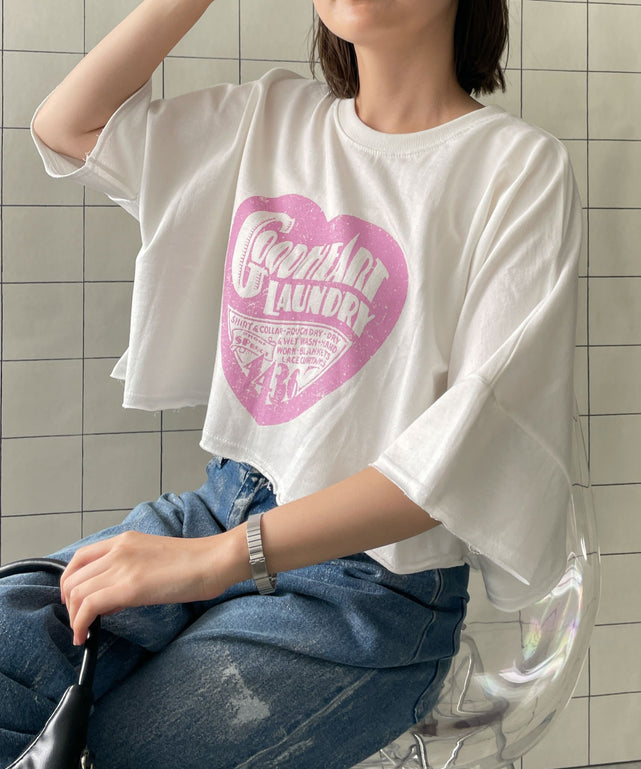 グランジハートショートTシャツ【一部店舗限定】/ホワイト　モデル;155cm F着用